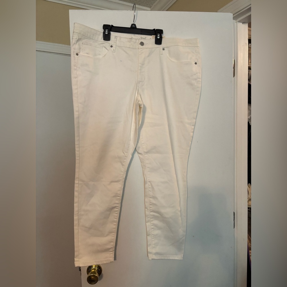 Universal Threads Women's White Jeans-18 regular